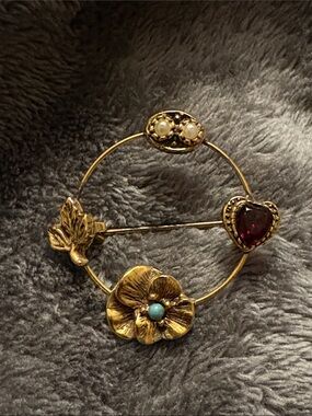 Vintage Gold-Tone Floral Circle Brooch Red Heart Flower Turquoise Bead Accents